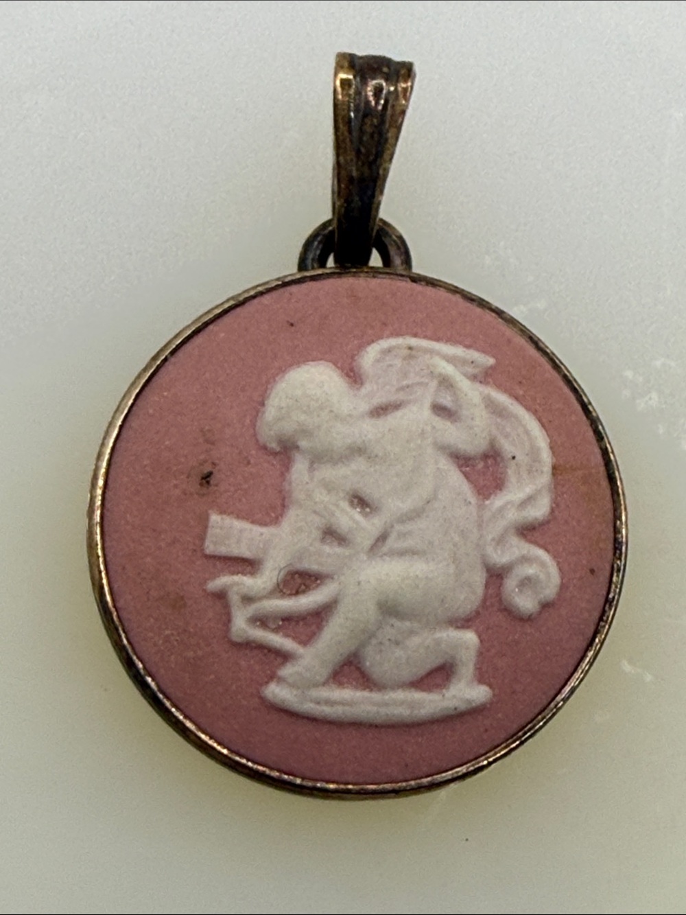 Antique sterling silver Pink lilac Wedgewood Cameo Disc Pendant charm cherub bow
